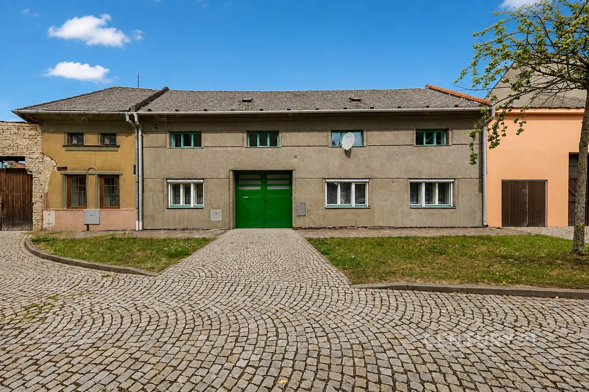 Prodej rodinného domu 140 m², pozemek 1778 m²
